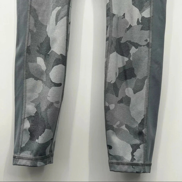 ATHLETA All In Gray 7/8 Camo Athletic Workout Leggings Size S - Picture 11 of 15